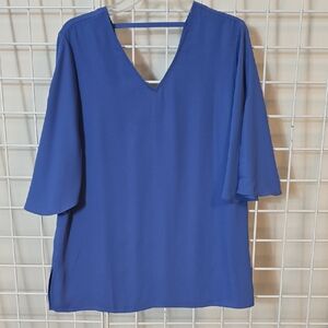 Chico's Dusty Blue V-Neck Blouse With Flowy Slit Short Sleeves Size Medium